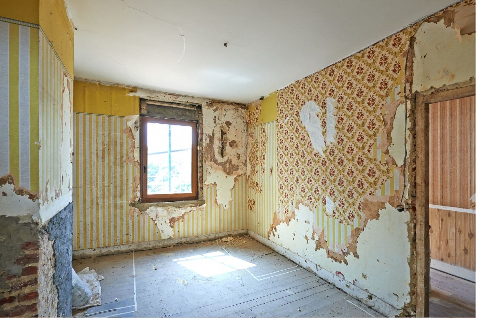 Bathroom before renovation